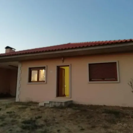 Casa Da Fonte Em Prada, * ויניאיס