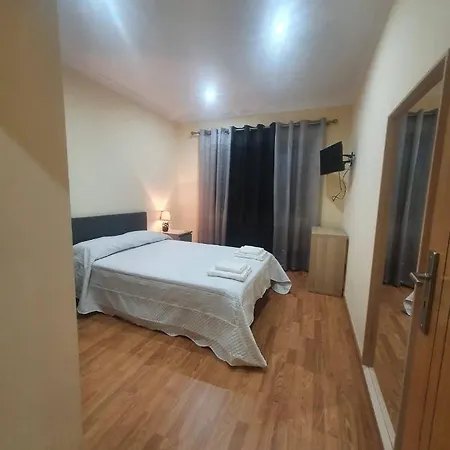 Casa Da Fonte Em Prada, Vinhais