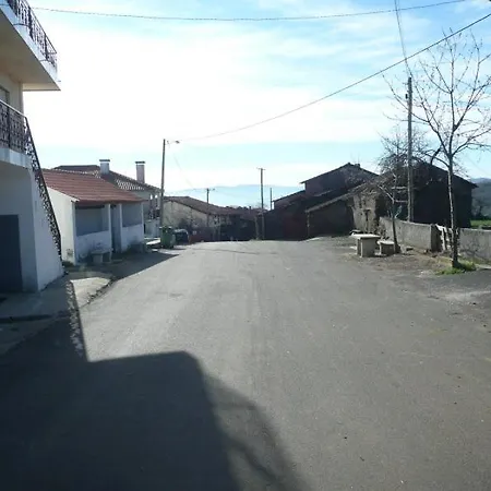 Casa Da Fonte Em Prada, בית נופש ויניאיס